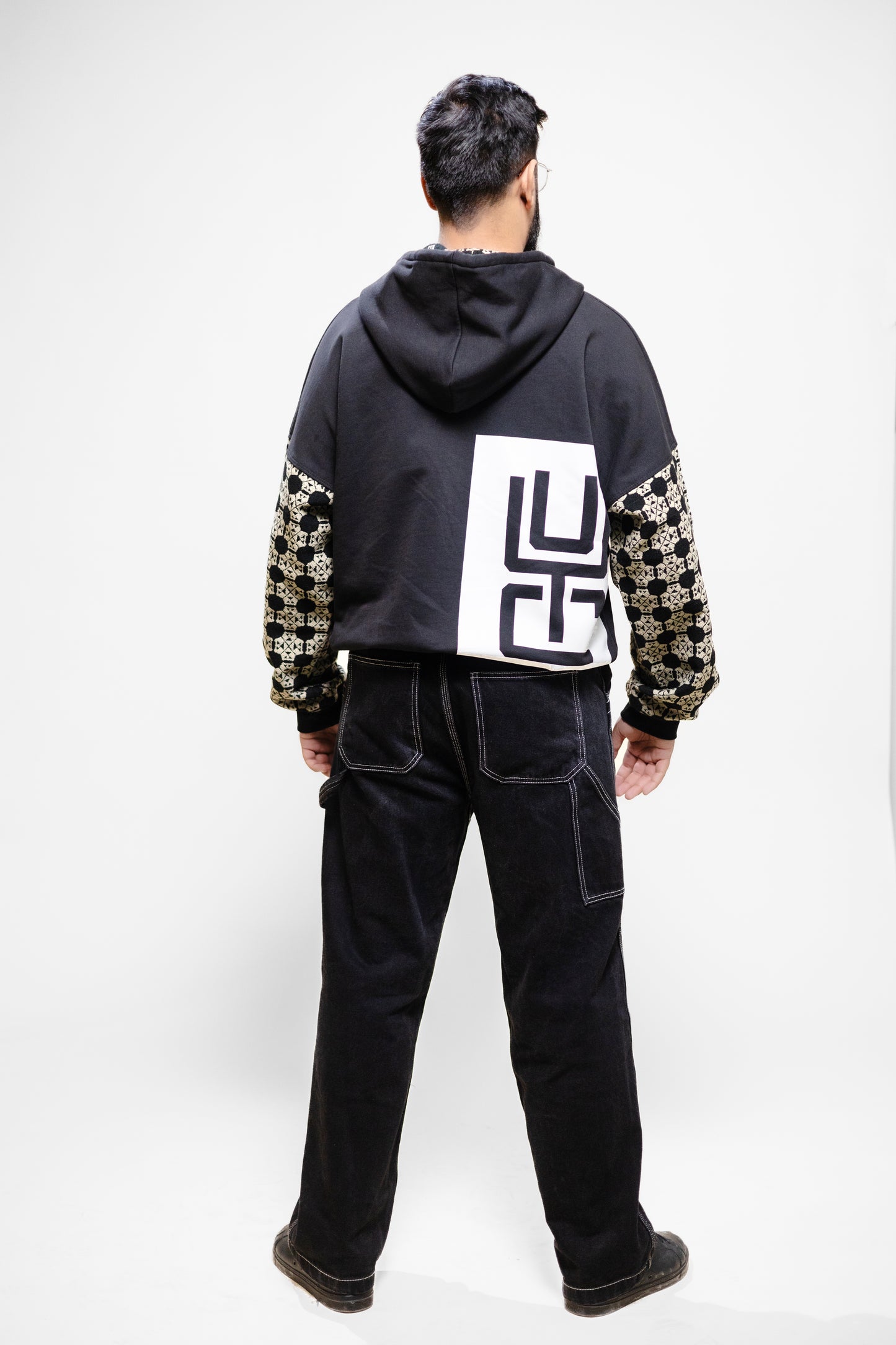 Sudadera con capucha Cresta (negro azabache)