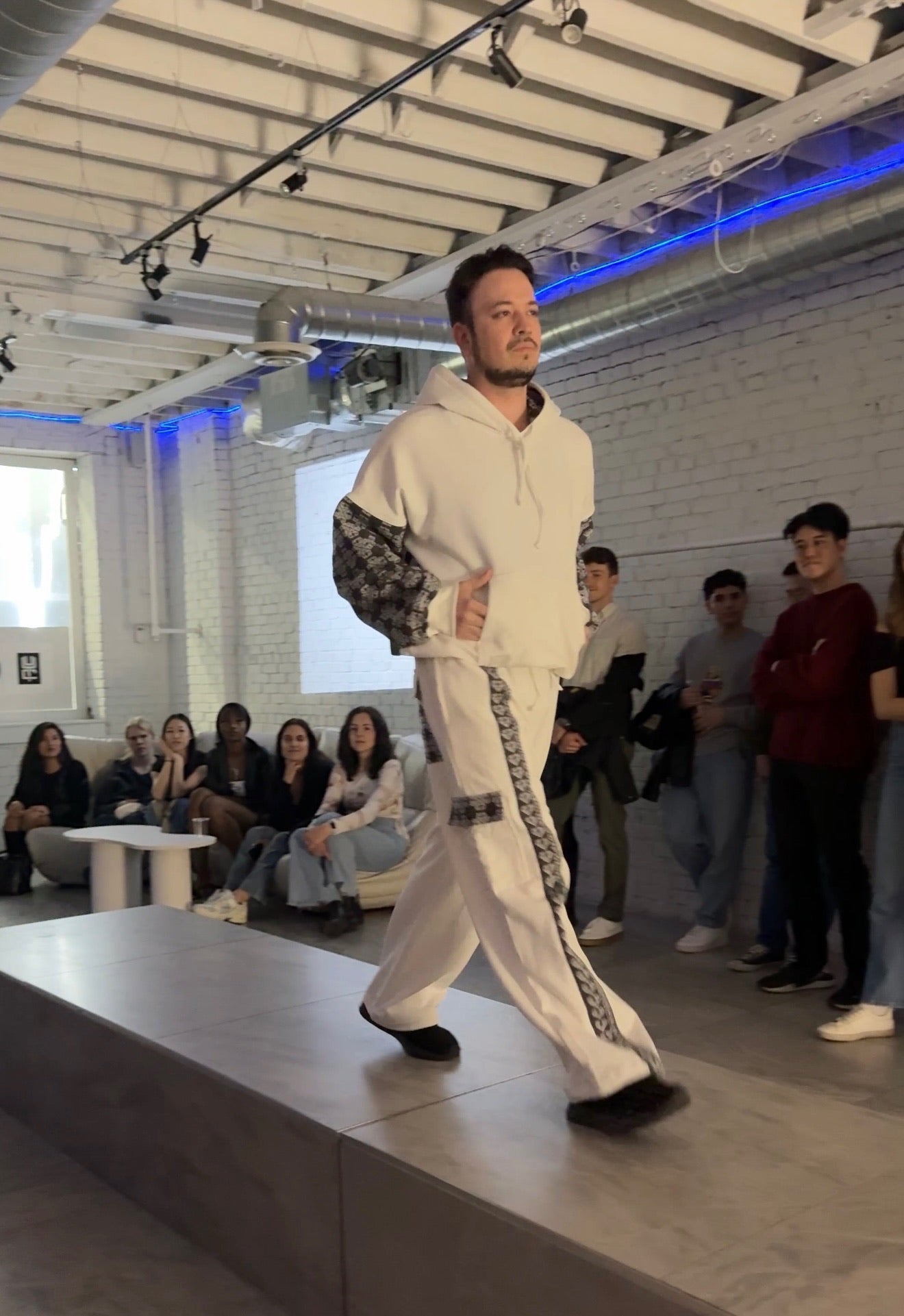 Envoltura Cargo Sweatpants (Pearl White)