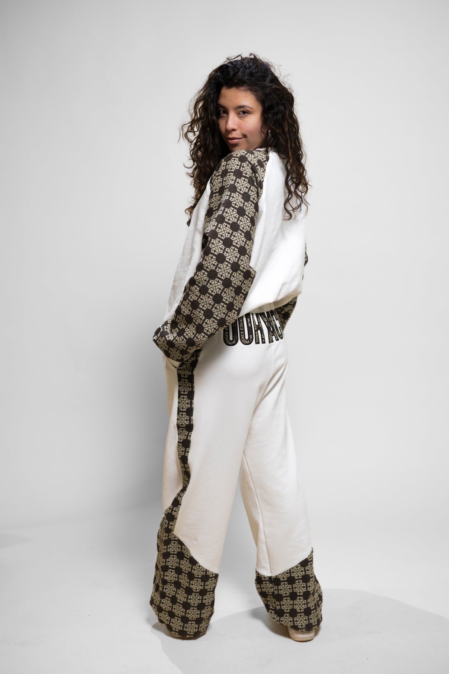 Alas Sweatshirt (Pearl White)