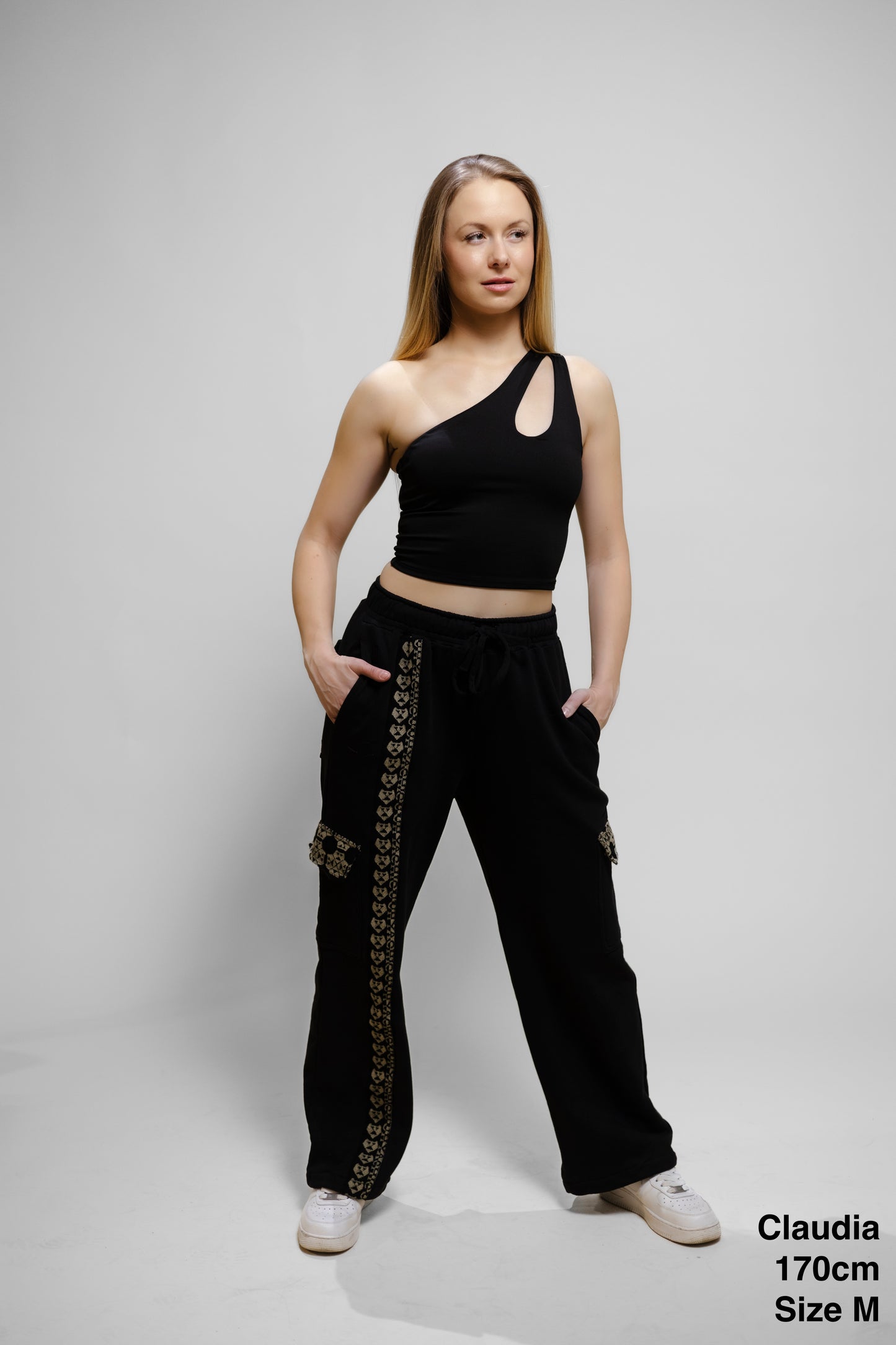 Envoltura Cargo Sweatpants (Jet Black)